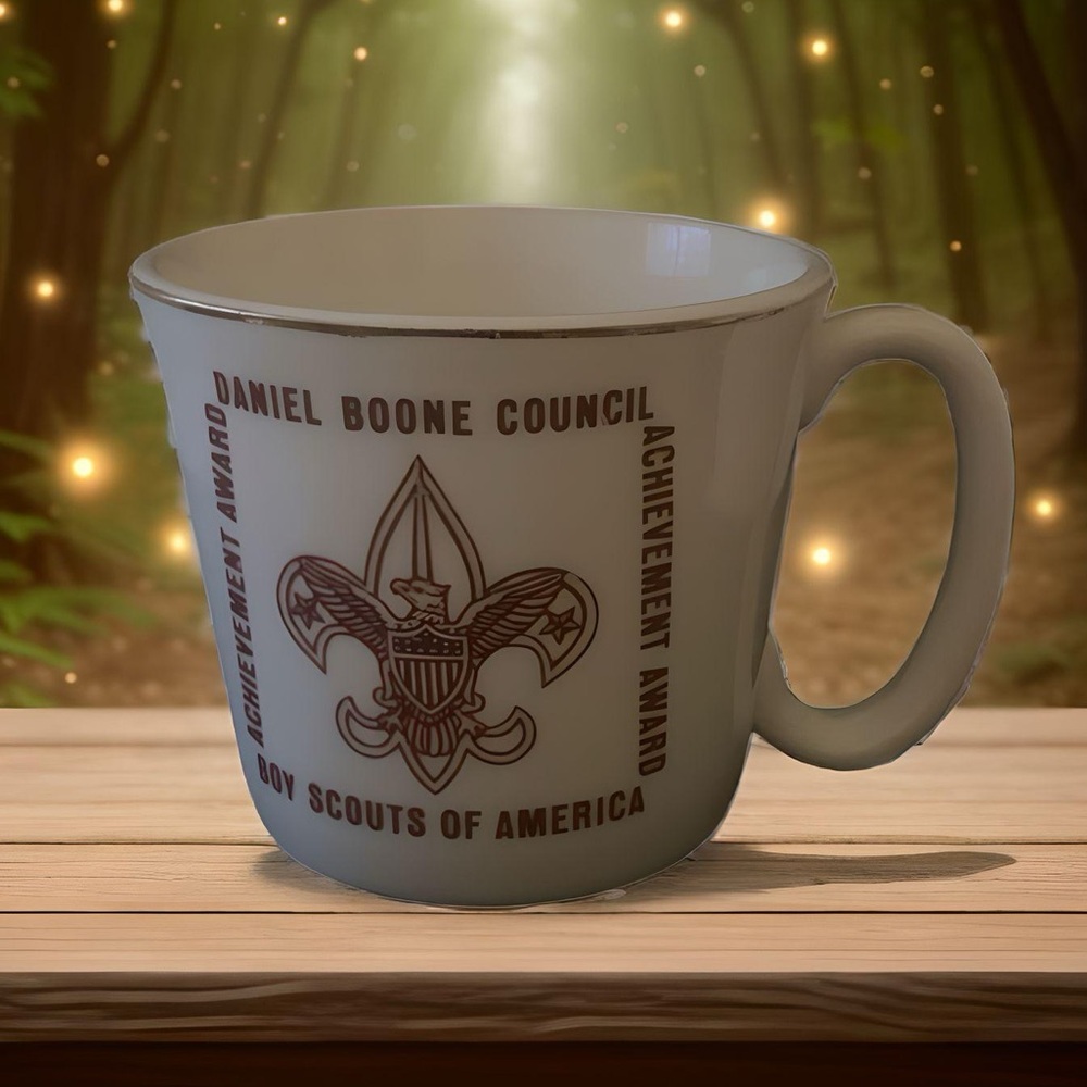 Vintage Boy Scouts Scout Daniel Boone Council Achievement Award Mug BSA